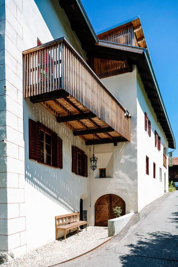 Zum Riesen Historic Refugium Hotel Laces Exterior photo